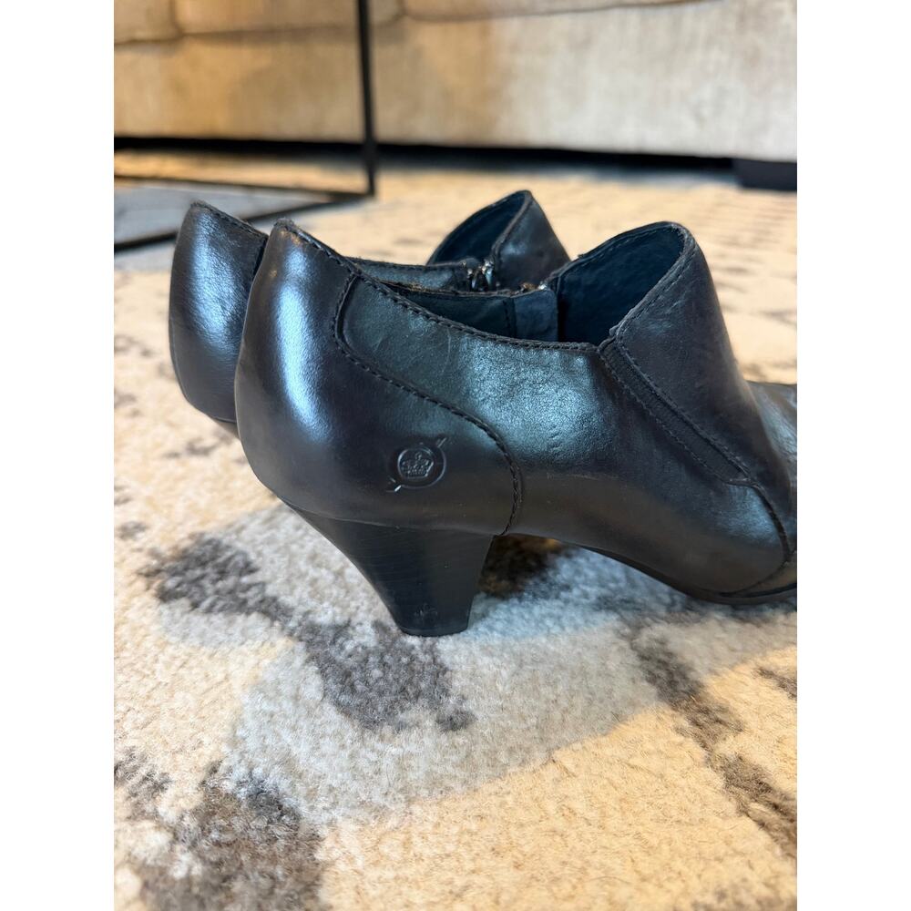 Born Womens Black Leather Ankle Booties Side Zip Stacked Heel Shooties Size 8 - Picture 13 of 14